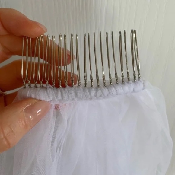 Designer White Fingertip Wedding Veil - Picture 4 of 7